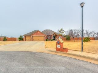 1422 Jane Cir, Piedmont, OK 73078-8109