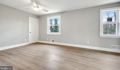 1253 Cresthaven Dr, Silver Spring MD 20903-1107 exterior