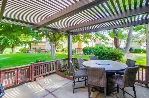 23889 Green Haven Ln, Ramona, CA 92065-4327
