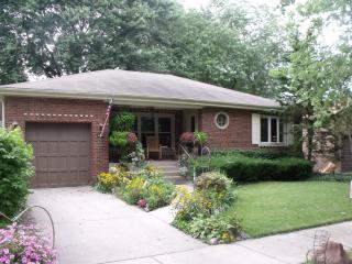 18520 Homewood Ave, Homewood, IL 60430-3721