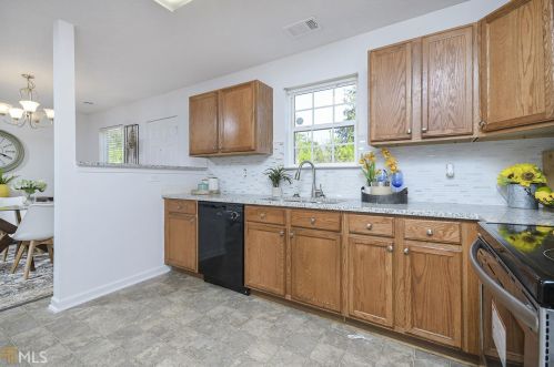 5274 Hanover St, Atlanta GA  30349-5278 exterior