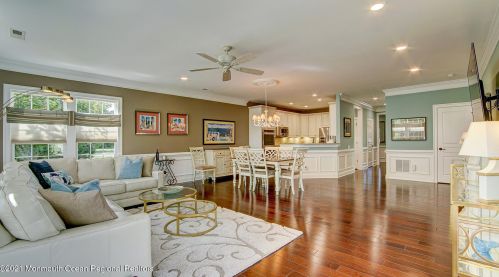 33 Ascot Ln, Lakehurst, NJ 08759-7318