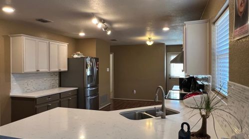 5904 Parkview Hl Ln, Fort Worth TX  76179-3799 exterior