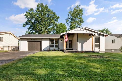 1912 Valley Park Rd, Fenton, MO 63026-2152