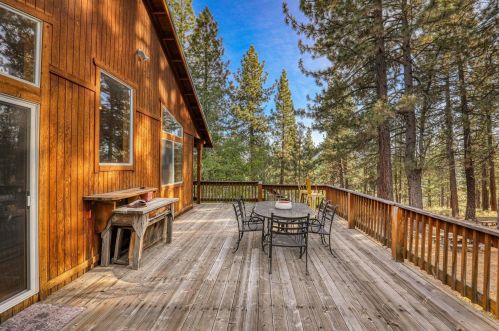 10166 Olympic Blvd, Truckee CA  96161-1708 exterior