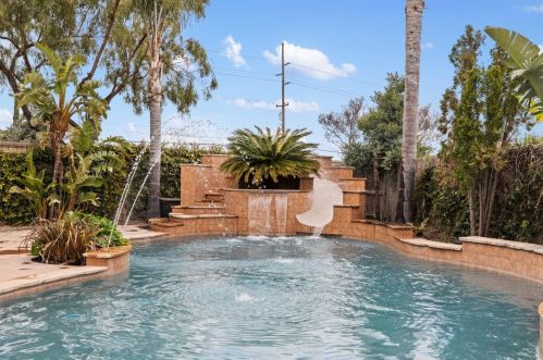 1061 Maggiore Ln, Manteca, CA 95337-6677