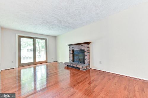 7309 Sterling Grove Dr, Springfield VA  22150-4437 exterior
