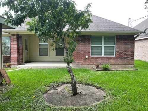 211 San Jacinto St, Morgans Point TX  77571-5447 exterior