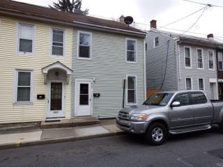 1030 Church St, Lebanon, PA 17046-4661