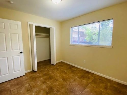 1853 Dolphin Dr, Taylor Lake Village TX  77586-2957 exterior