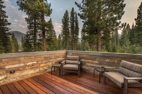 8209 Valhalla Dr, Truckee CA  96161-3300 exterior