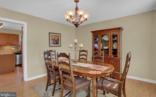 777 Chesterbrook Dr, York, PA 17406-7909