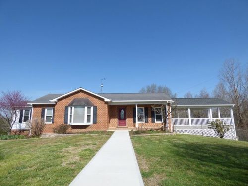 190 Buddys Ln, Phenix, VA 23959-3127