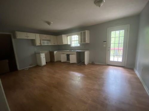 225 Widgeon Dr, Newnan, GA 30263-6056