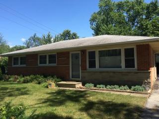 1795 Laurel Dr, Palatine, IL 60074-1250