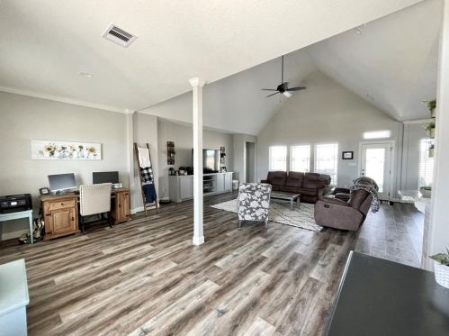 814 Angus Trl, Angleton TX 77515-9833 exterior