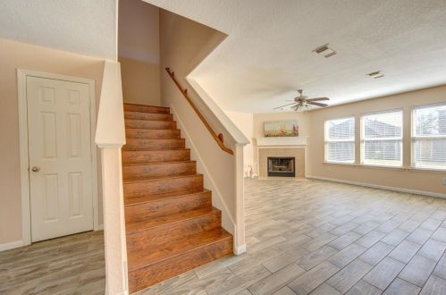 18035 Mossy Creek Ln, Richmond TX  77407-5068 exterior