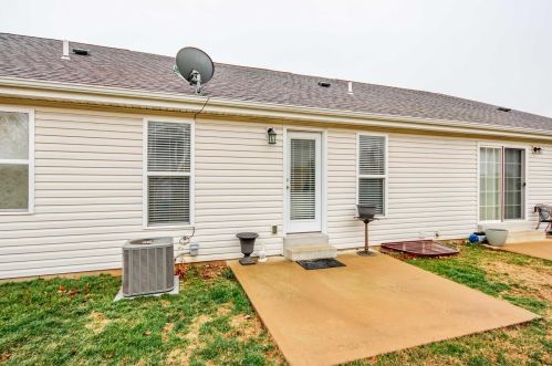 12189 Mckelvey Pl, Hazelwood, MO 63044-2560