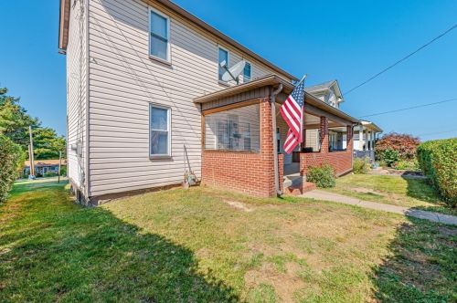 920 Howell St, Vandergrift, PA 15690-1643