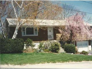 35 Sky Hill Cir, Waterbury, CT 06708-1629