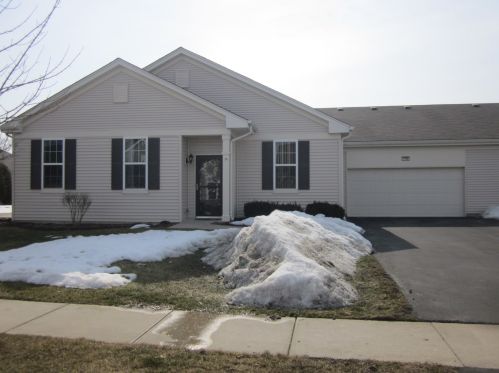1786 Francis Dr, Pingree Grove, IL 60140-5413