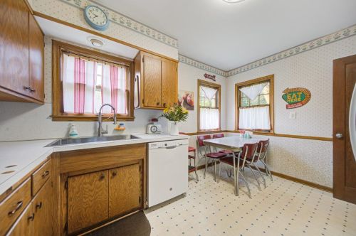 1731 Alta Vista Dr, Saint Paul MN  55113-6534 exterior