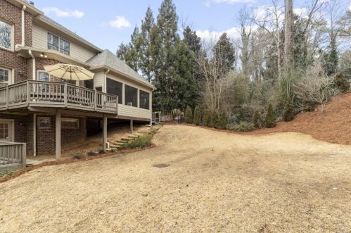 304 Frst Vly Ct, Atlanta GA  30342-2353 exterior