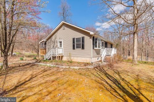 671 Mitchem Ln, Hedgesville, WV 25427-6498