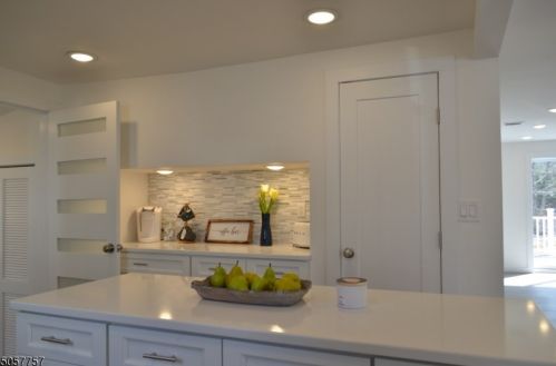 10 Fairfield Ave, Warren NJ  07059-5706 exterior