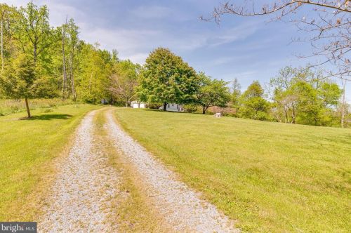 143 Bristol Dr, Gerrardstown, WV 25420-4257