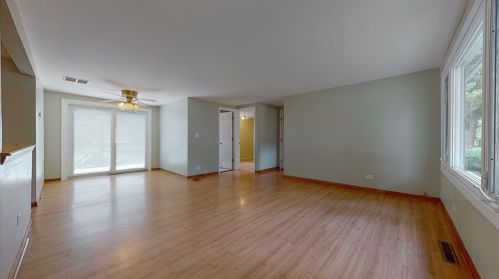 20850 Dogwood St, Bannockburn, IL 60015-3567