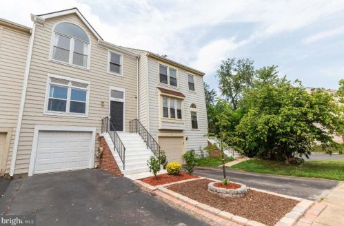 525 Dakota Dr, Herndon, VA 20170-5471