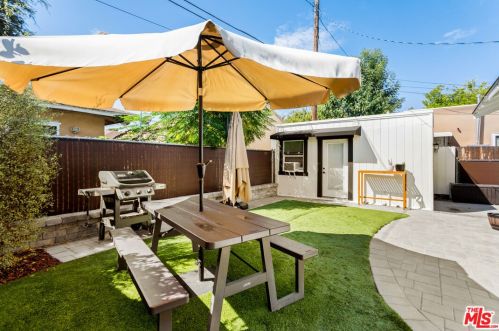 414 Acacia Ave, Glendale CA  91205-2575 exterior