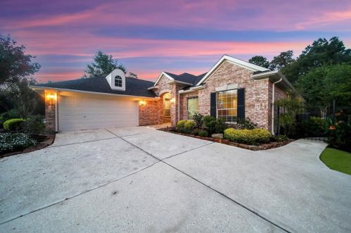 6 Heathcliffe Ct, Conroe, TX 77384-4553