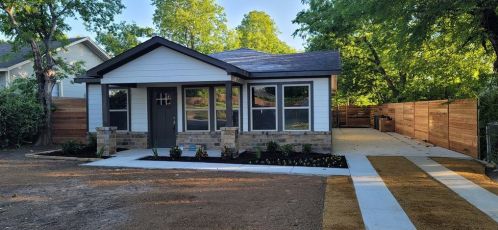 621 Atlanta St, Fort Worth, TX 76104-6410