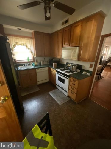 7030 Jackson St, Philadelphia PA  19148-3250 exterior