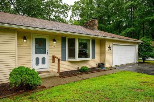 16 Lens Ave, Killingly, CT 06241-2220