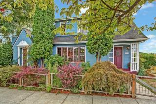1101 30 Ave, Seattle WA  98125-6856 exterior