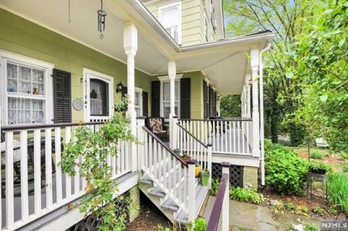 102 Stanley Pl, Ridgewood, NJ 07450-3714