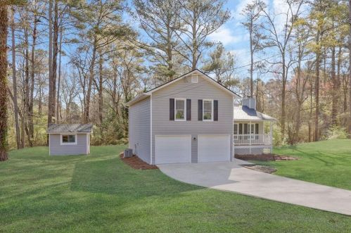 360 Cross Creek Ct, Auburn GA  30011-2836 exterior