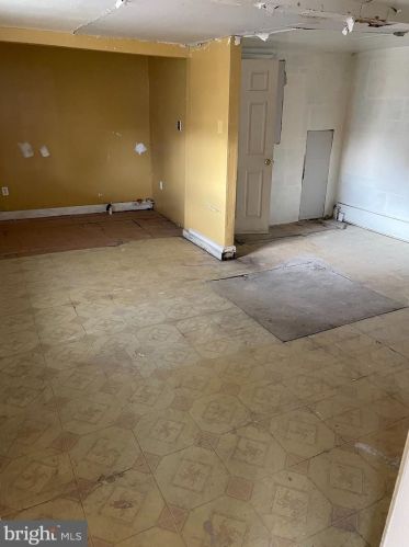 701 9 St, Camden NJ 08102-1721 exterior