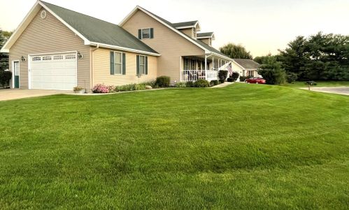 601 Sunset Dr, Stratford, IL 61064-1034