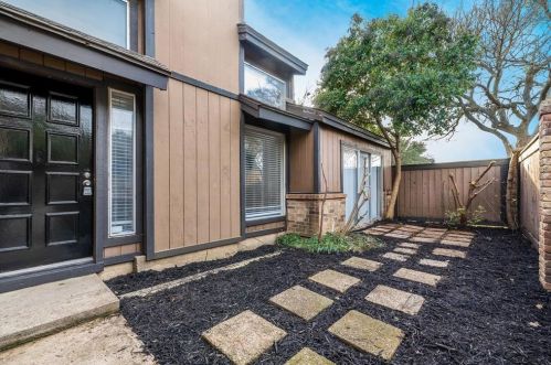 5500 Willow Cir, Fort Worth TX  76112-1952 exterior