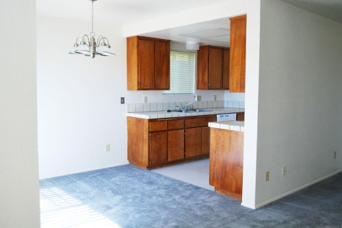 1037 Cleveland St, Oceanside, CA 92054-5000