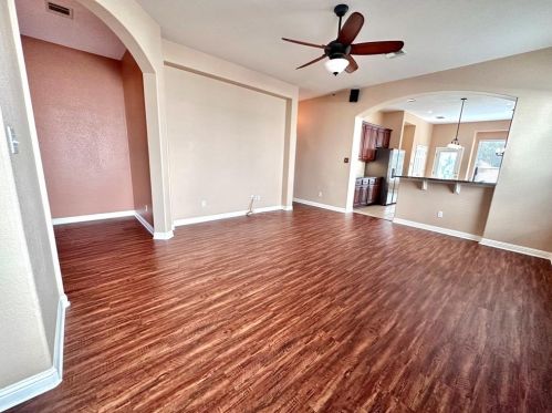 10200 Channel Island Dr, Austin TX  78747-2697 exterior