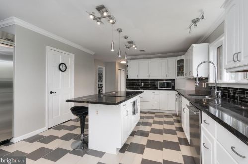 152 Butler Rd, Princeton NJ  08540-8503 exterior