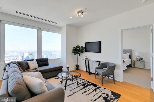 50 16th St, Philadelphia PA  19102-2516 exterior