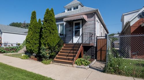 2702 39th Pl, Chicago, IL 60632-1134