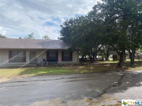 4 Cliffwood Dr, Morgans Point, TX 76513-6319