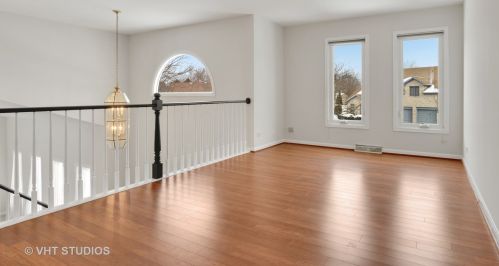 385 Aristocrat Dr, Lemont IL  60490-3189 exterior